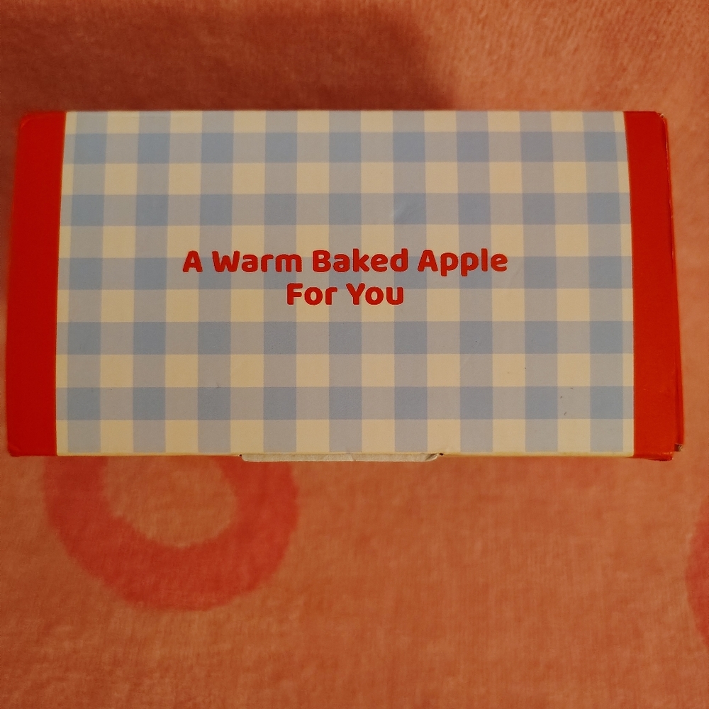 EXCLUSIVE - Hello Kitty x MarTube Officially Licensed Apple Hand Warmer - Picture 7 of 9